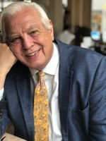 John Simpson In  Conversation - From a Shipwreck in the Amazon to Mad Encounters with Dictators, Being the Naughtiest Boy in School and a Nerdy Lover of Books and Films!
