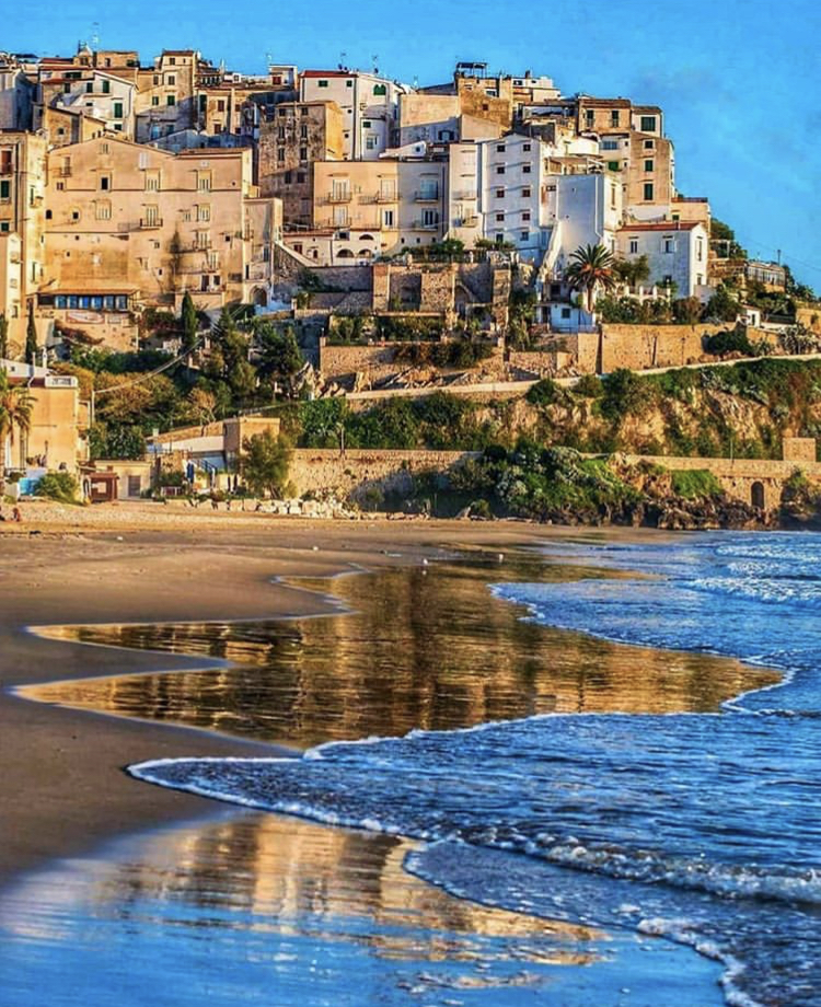 Sperlonga, one of Italy's '100 most beautiful villages' situated on the Tyrrhenian Coast